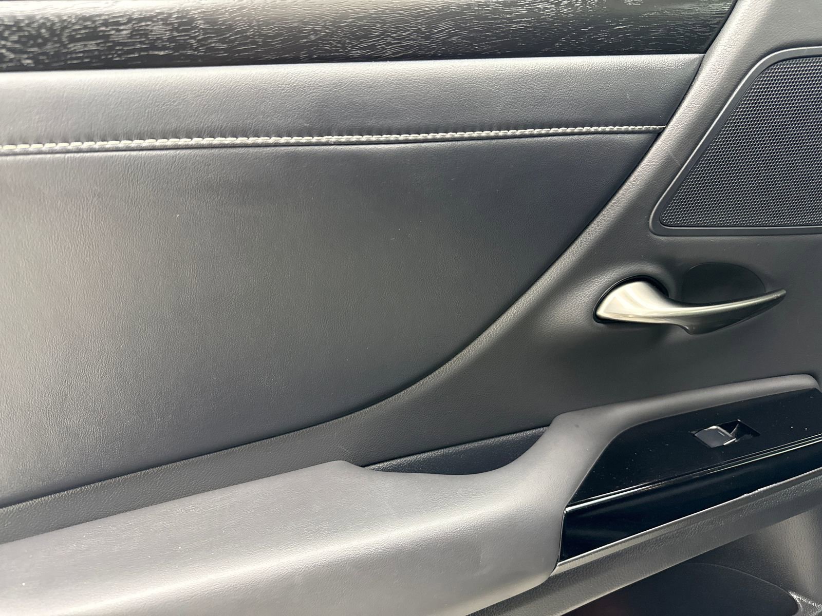 Used 2022 Lexus ES 300h w/ Premium Package FWD image 40