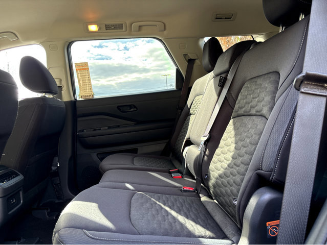 Certified 2024 Nissan Pathfinder SV image 17