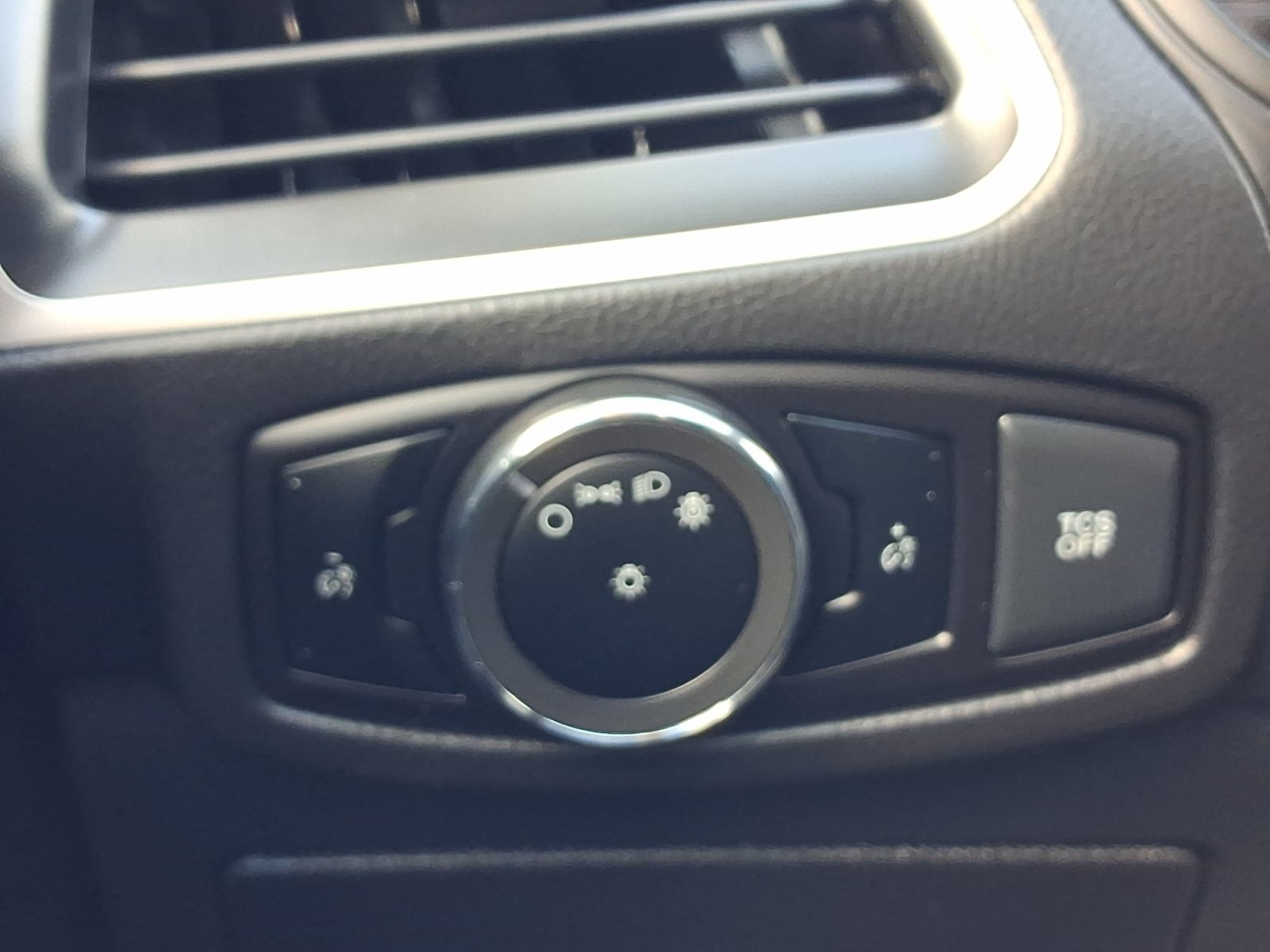 Used 2024 Ford Edge SEL AWD/4WD image 28