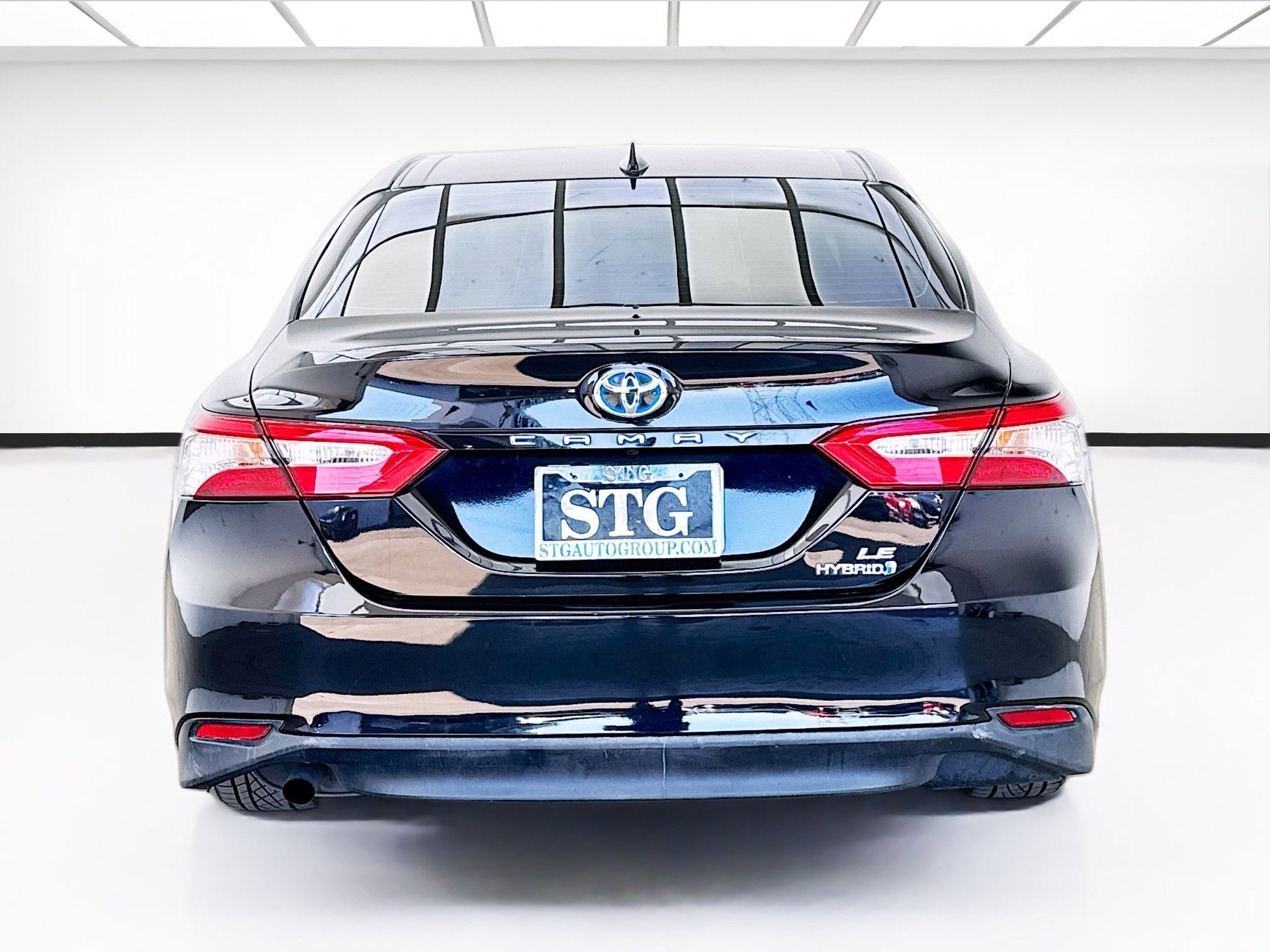 Used 2019 Toyota Camry LE FWD image 5