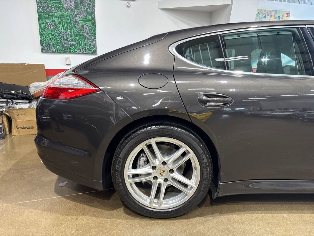 Used 2013 Porsche Panamera 4S image 28