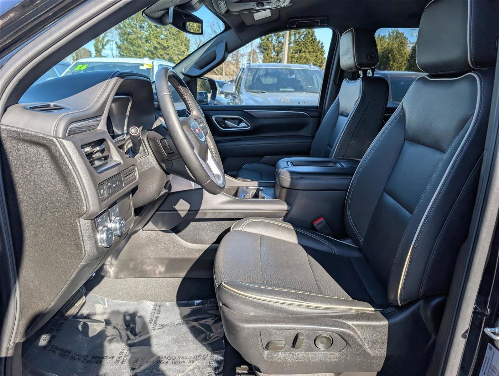 Used 2024 GMC Yukon SLT image 18