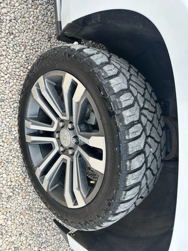 Used 2019 GMC Yukon Denali w/ Denali Ultimate Package AWD/4WD image 39