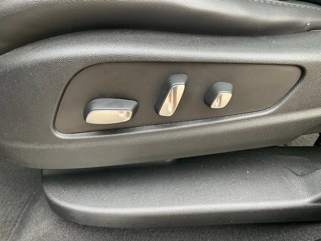 Used 2017 Cadillac XT5 Luxury w/ Driver Awareness Package image 6