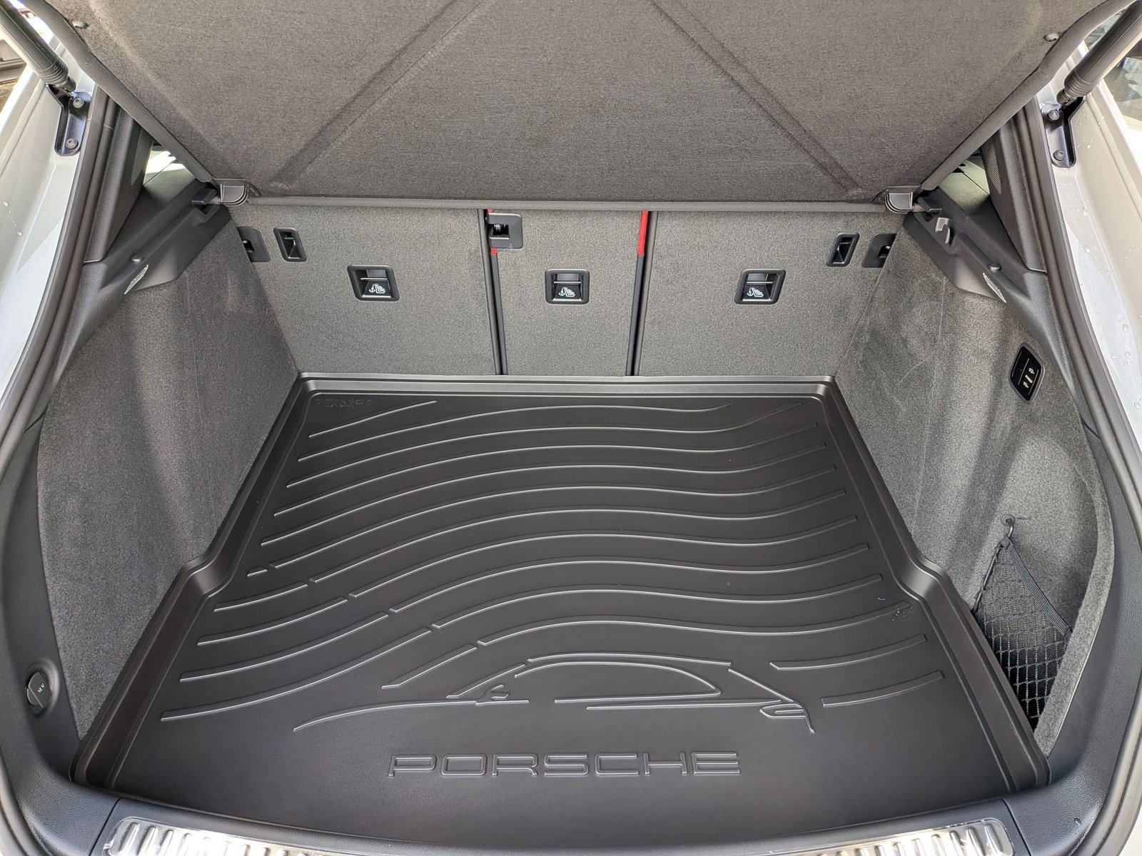 New 2026 Porsche Macan S image 23