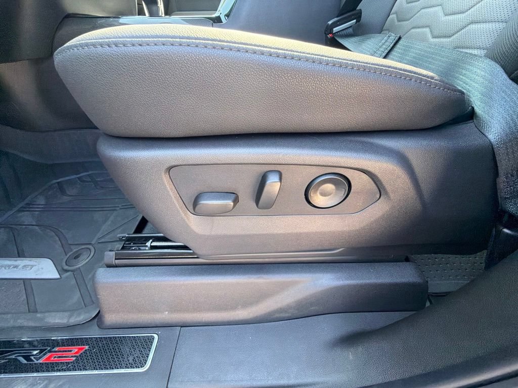 New 2026 Chevrolet Silverado 1500 ZR2 w/ Dark Appearance Package AWD/4WD image 26