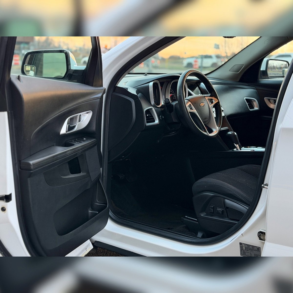 Used 2017 Chevrolet Equinox LT FWD image 6