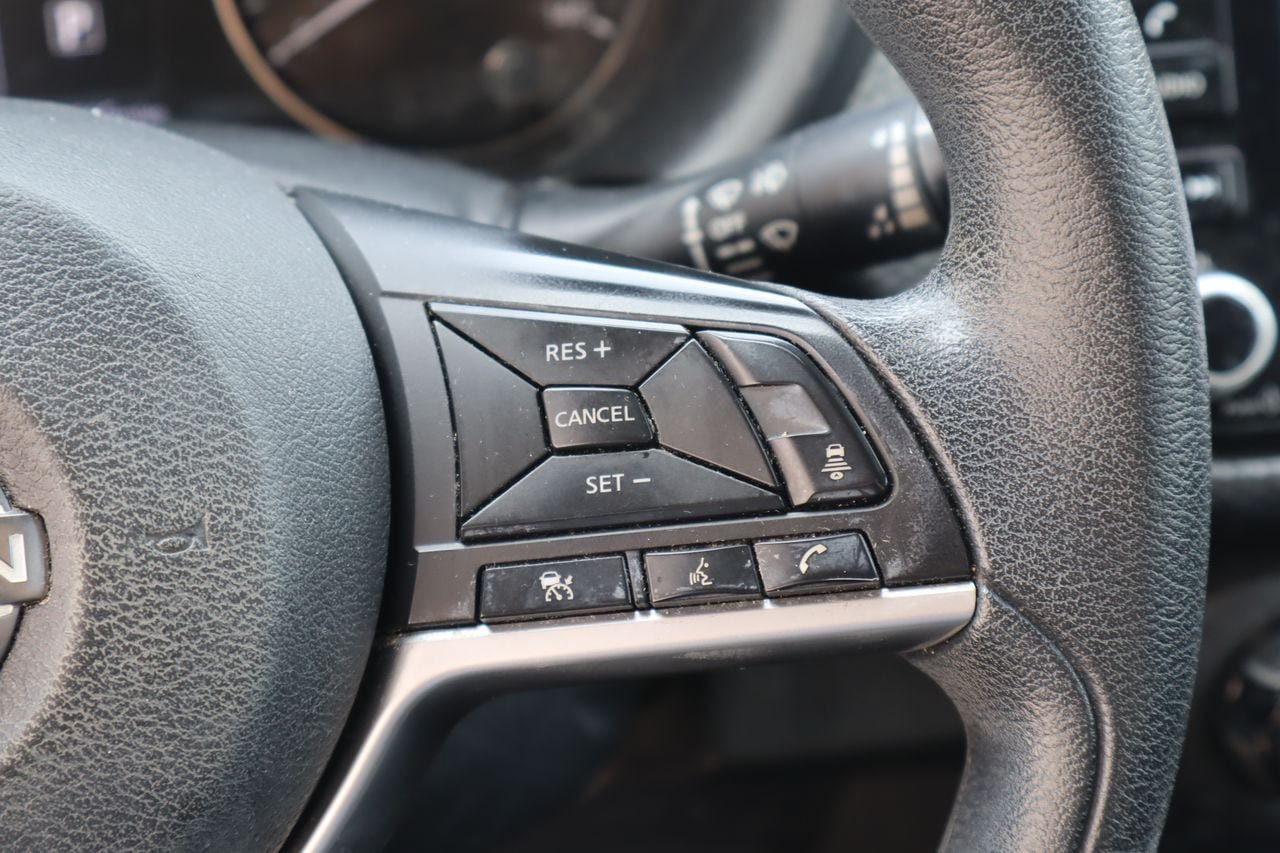 Used 2022 Nissan Kicks SV FWD image 13