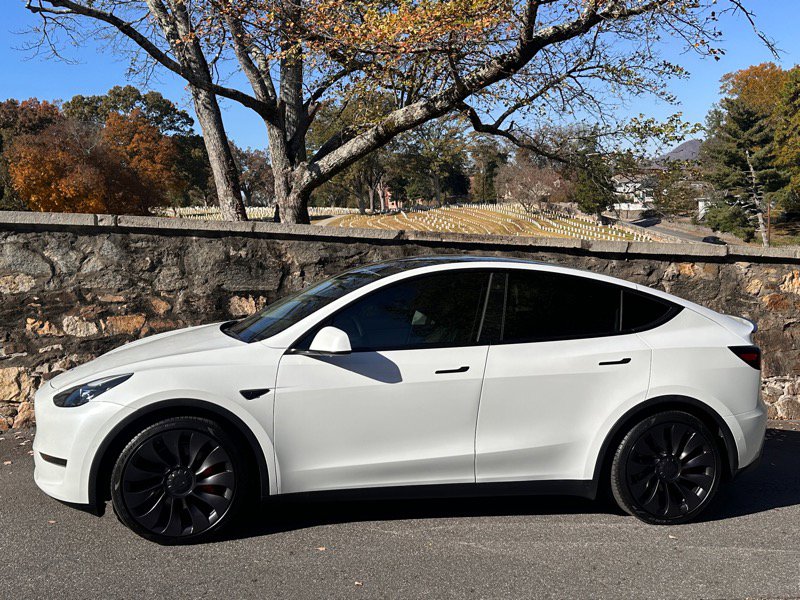 Used 2022 Tesla Model Y Performance image 7
