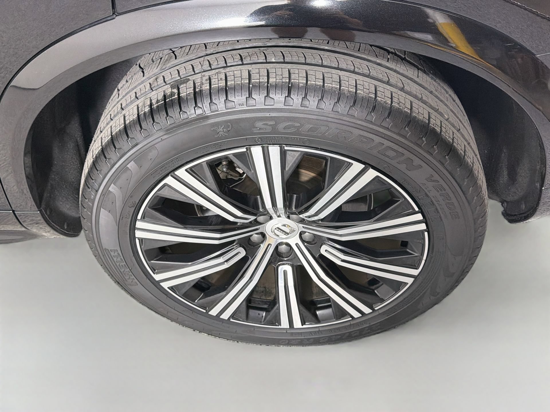 Certified 2023 Volvo XC90 B5 Core w/ Protection Package Premier AWD/4WD image 33