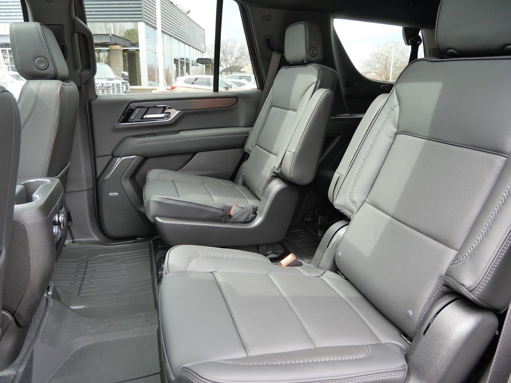 New 2026 GMC Yukon Denali w/ Sun & Power Step Package AWD/4WD image 37