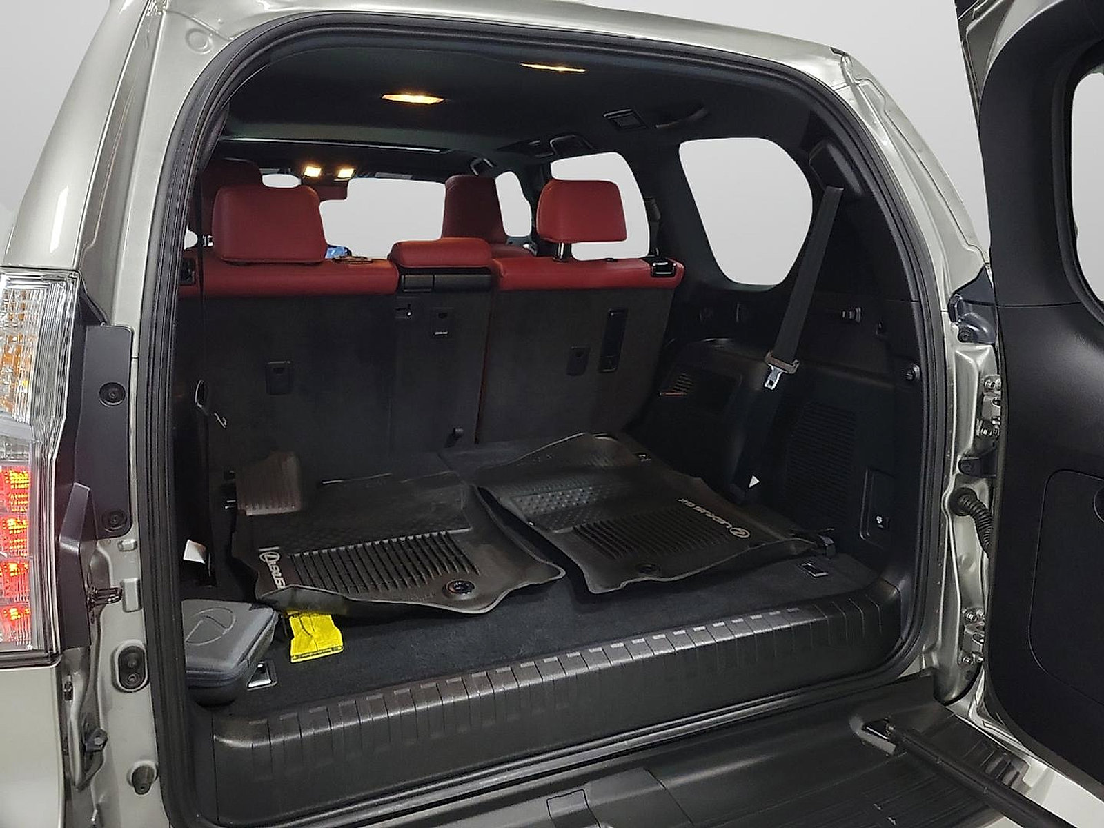 Used 2023 Lexus GX 460 Premium w/ Premium Package image 7