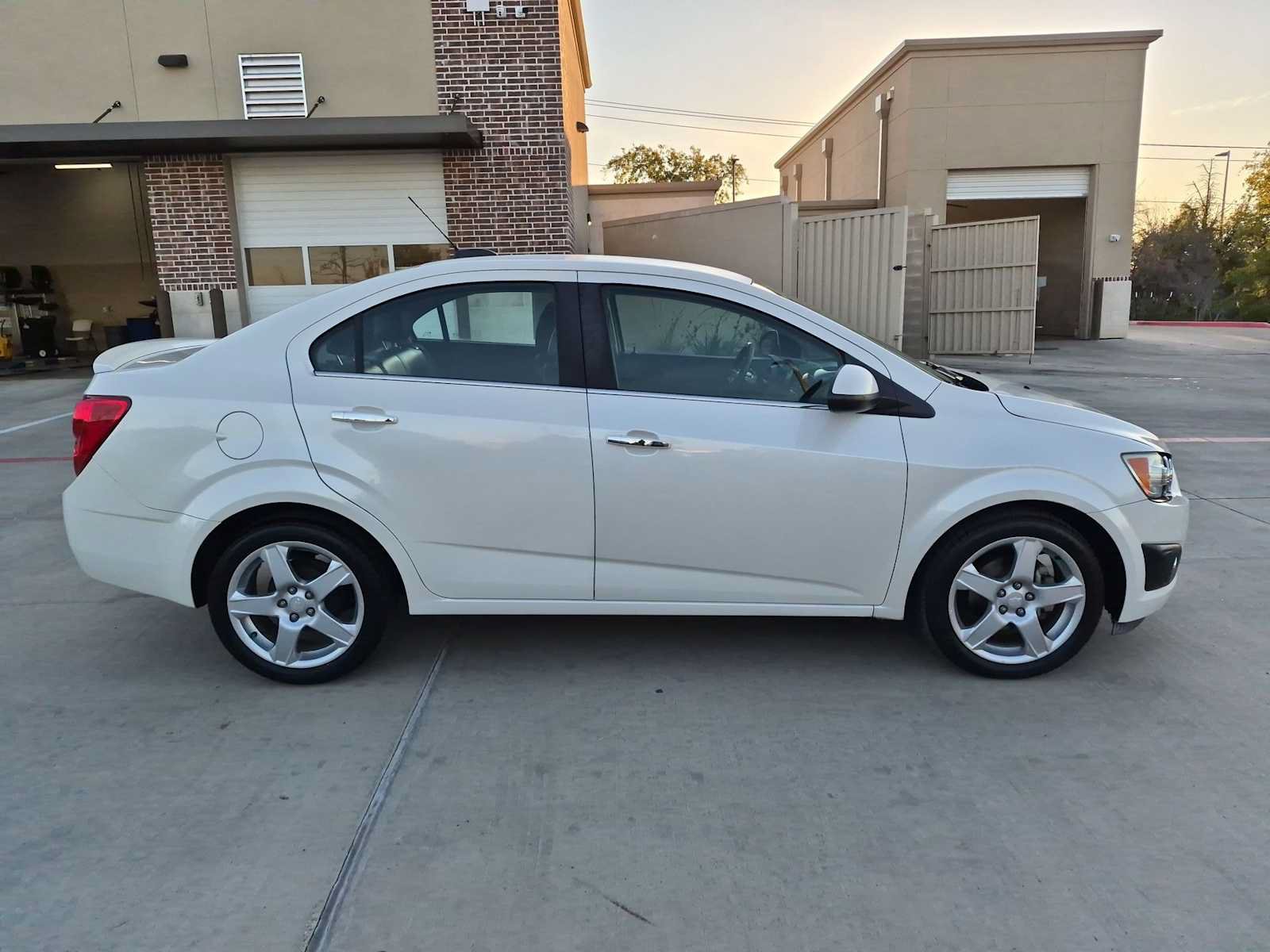 Used 2015 Chevrolet Sonic LTZ FWD image 15