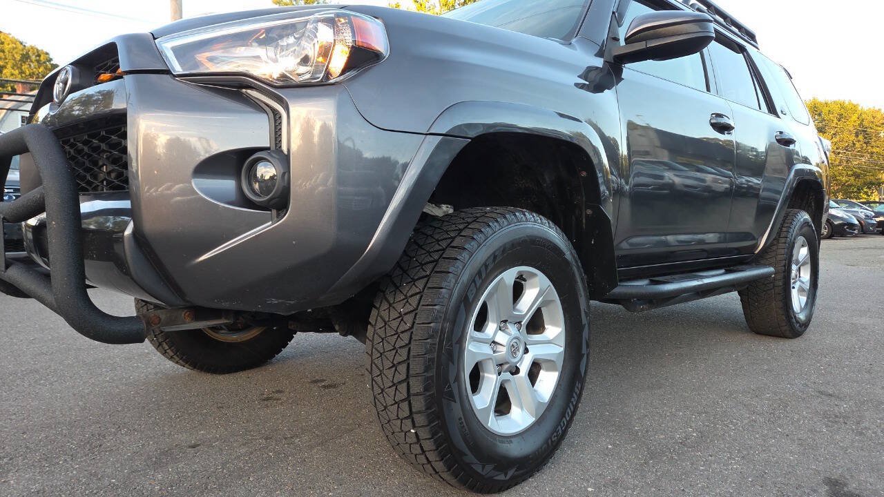 Used 2014 Toyota 4Runner SR5 AWD/4WD image 7
