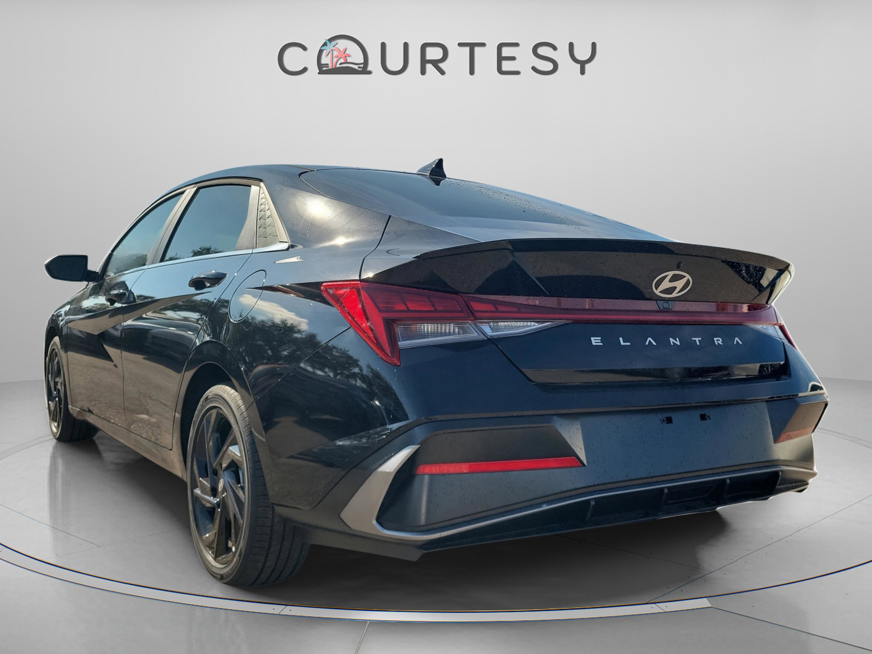 New 2026 Hyundai Elantra SEL Sport image 3