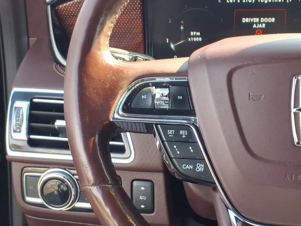 Used 2020 Lincoln Navigator Black Label w/ Cargo Convenience Package image 19