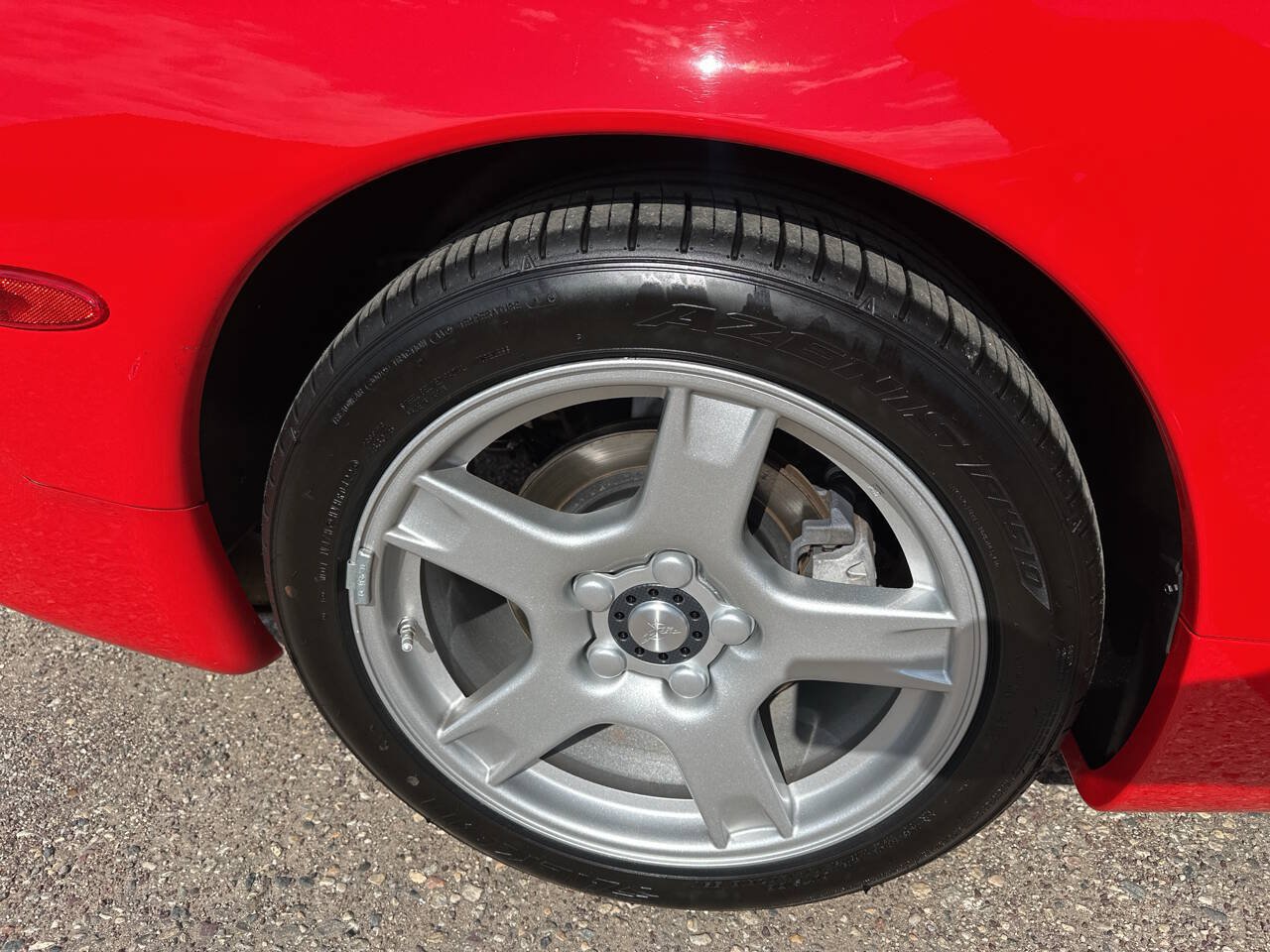 Used 1997 Chevrolet Corvette Coupe w/ Performance Handling Pkg RWD image 11