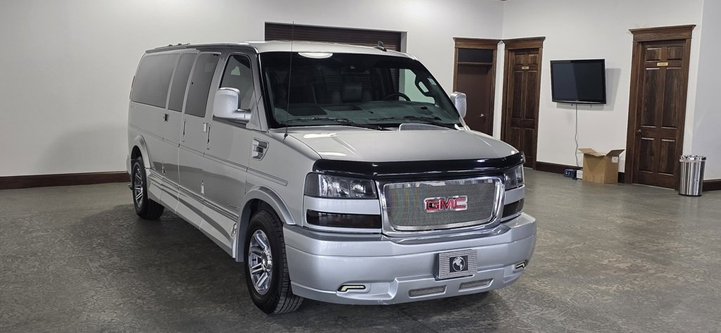 Used 2019 GMC Savana 2500 Extended w/ Enhanced Convenience Package image 3
