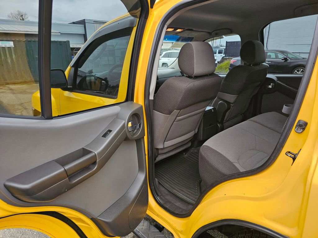 Used 2007 Nissan Xterra S w/ Side & Curtain Airbag Pkg image 13