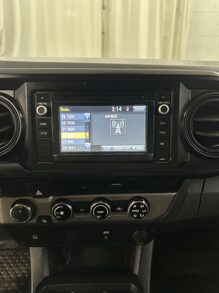 Used 2018 Toyota Tacoma SR w/ SR Convenience Package image 19