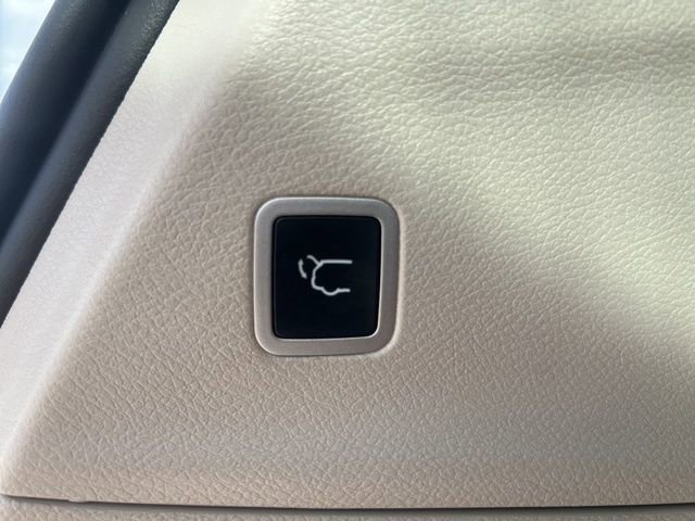 Used 2022 Chrysler Pacifica Touring-L FWD image 7