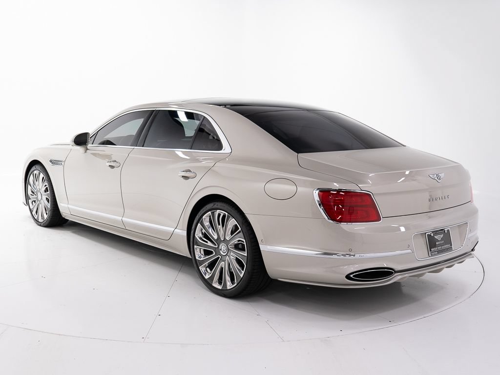 Used 2025 Bentley Flying Spur Plug-In Hybrid AWD/4WD image 3
