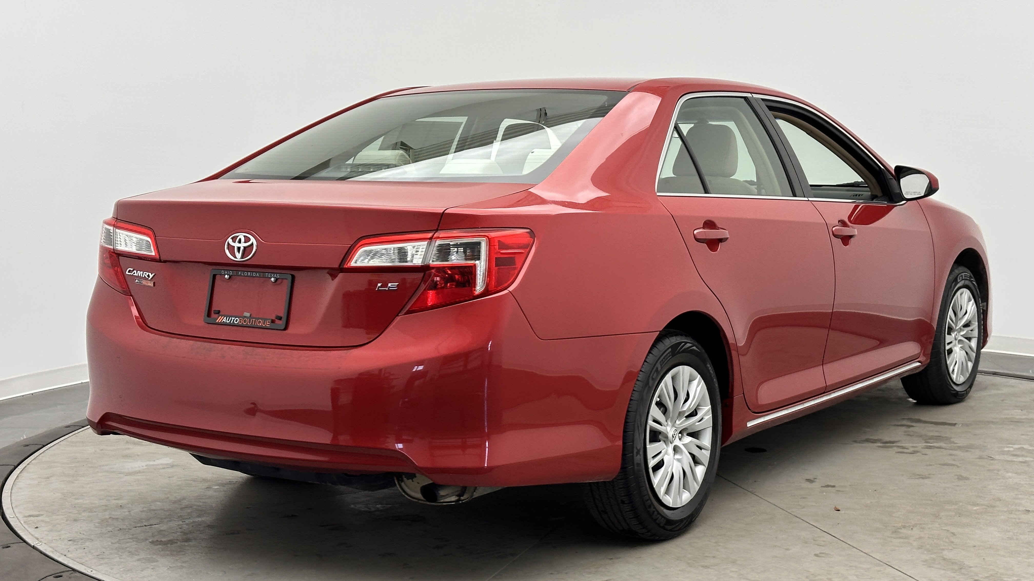 Used 2013 Toyota Camry LE image 7