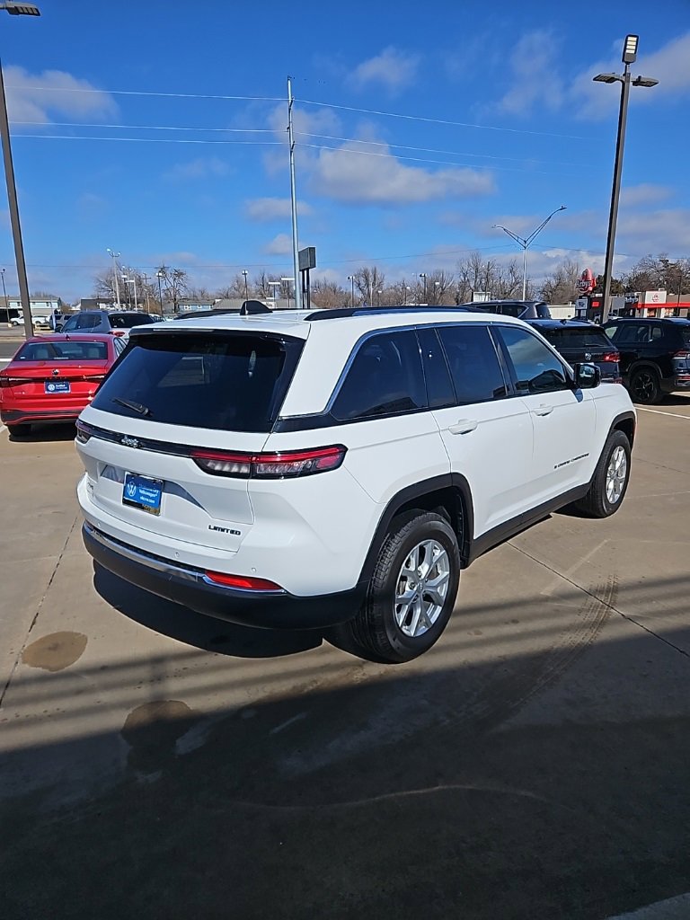 Used 2024 Jeep Grand Cherokee Limited image 5