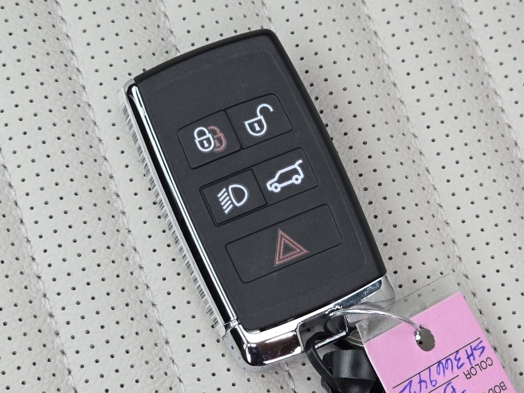 New 2025 Land Rover Discovery Sport Dynamic SE image 47