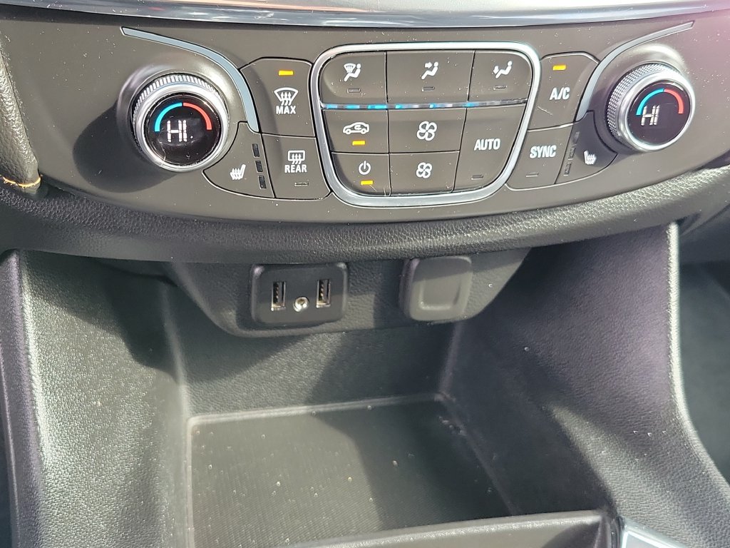 Used 2020 Chevrolet Traverse LT w/ LPO, Floor Liner Package AWD/4WD image 26
