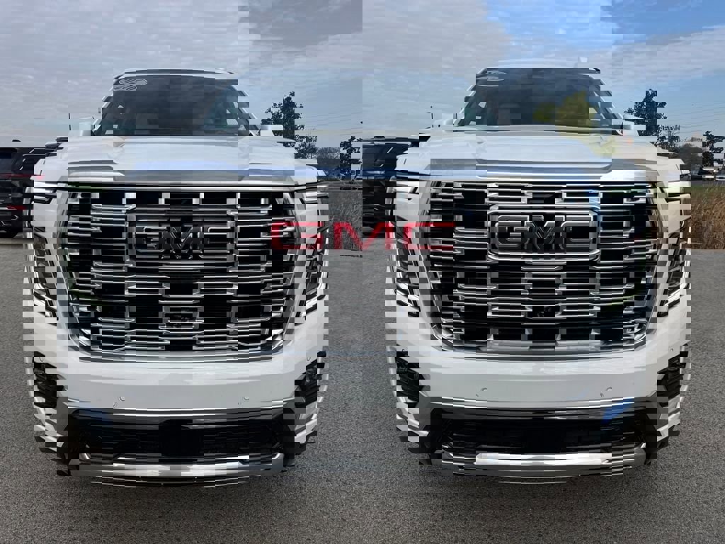 New 2026 GMC Yukon XL Denali w/ Denali Reserve Package image 9