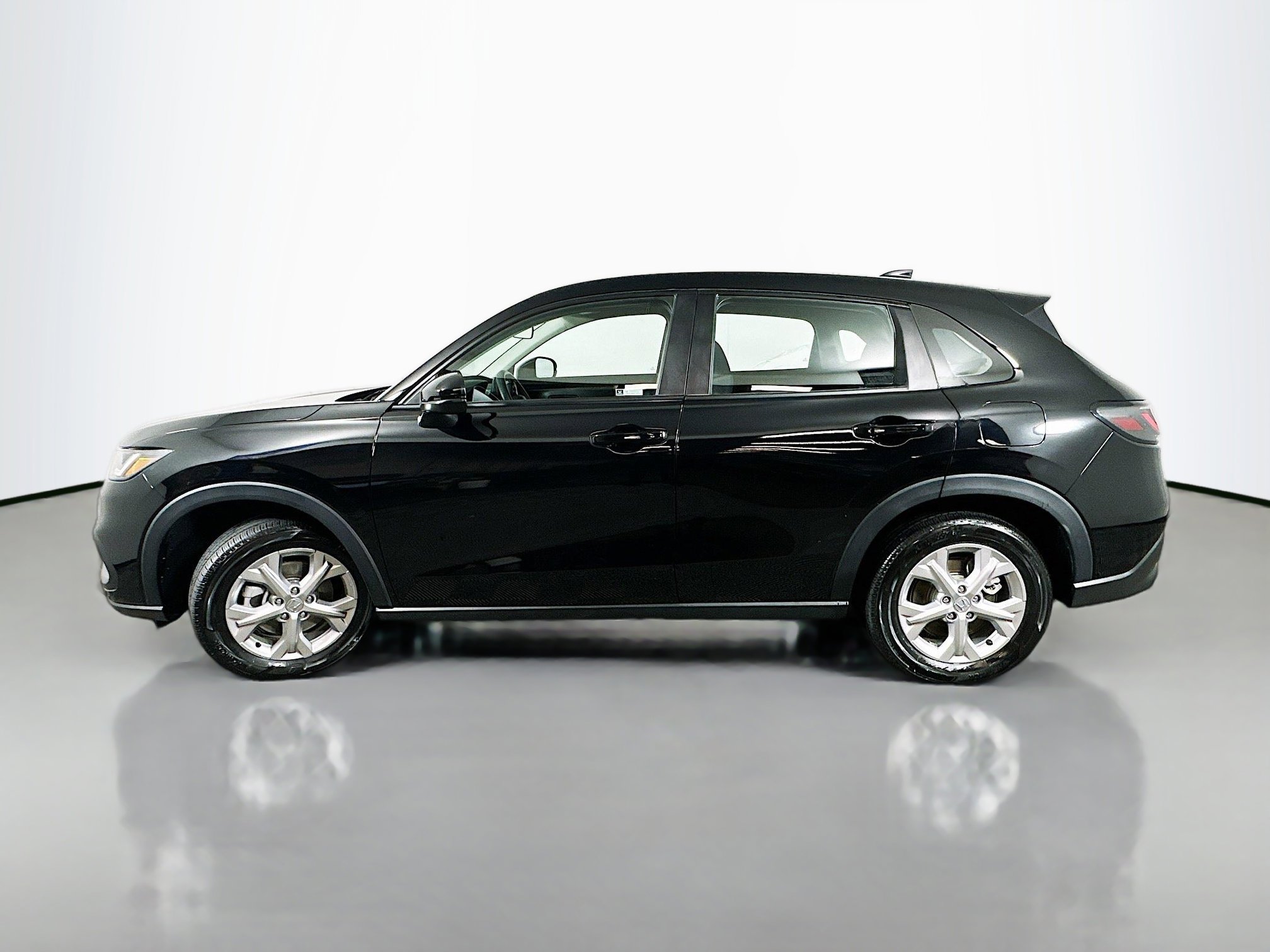Used 2023 Honda HR-V LX image 4