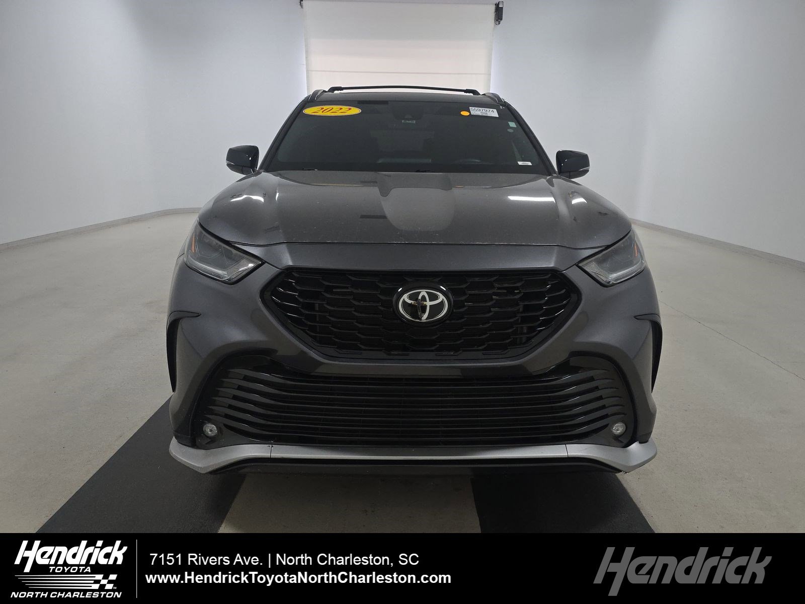 Used 2022 Toyota Highlander XSE image 1