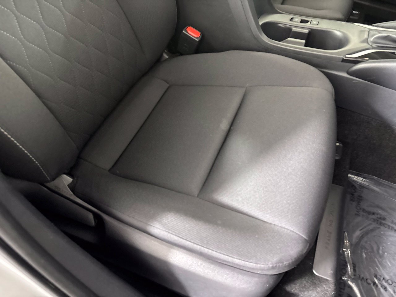 Used 2025 Toyota Corolla LE FWD image 30