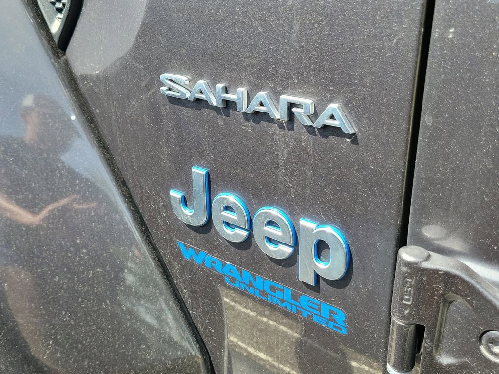 Used 2022 Jeep Wrangler Unlimited Sahara w/ Cold Weather Group AWD/4WD image 5