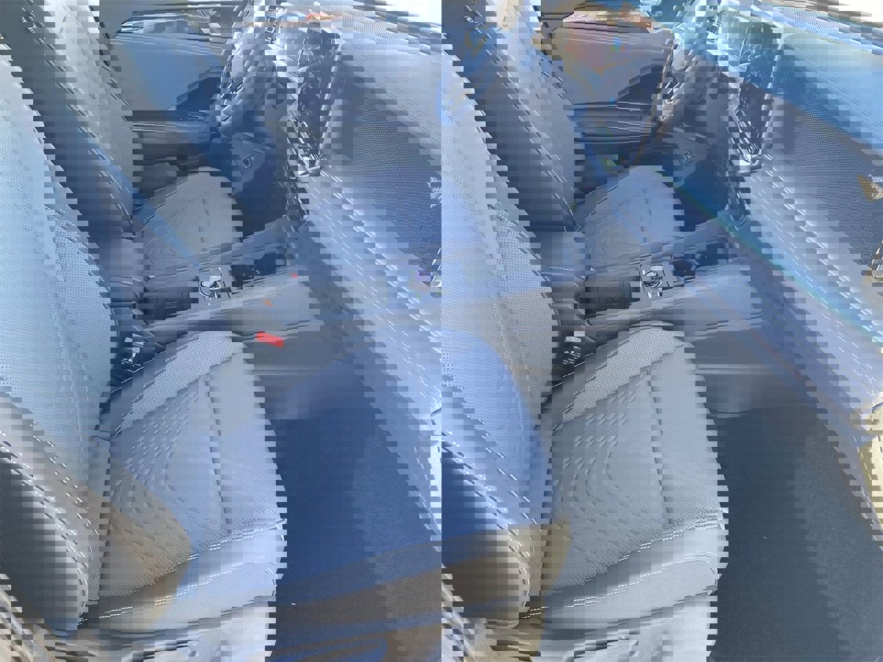 New 2025 Volkswagen Tiguan SE image 8