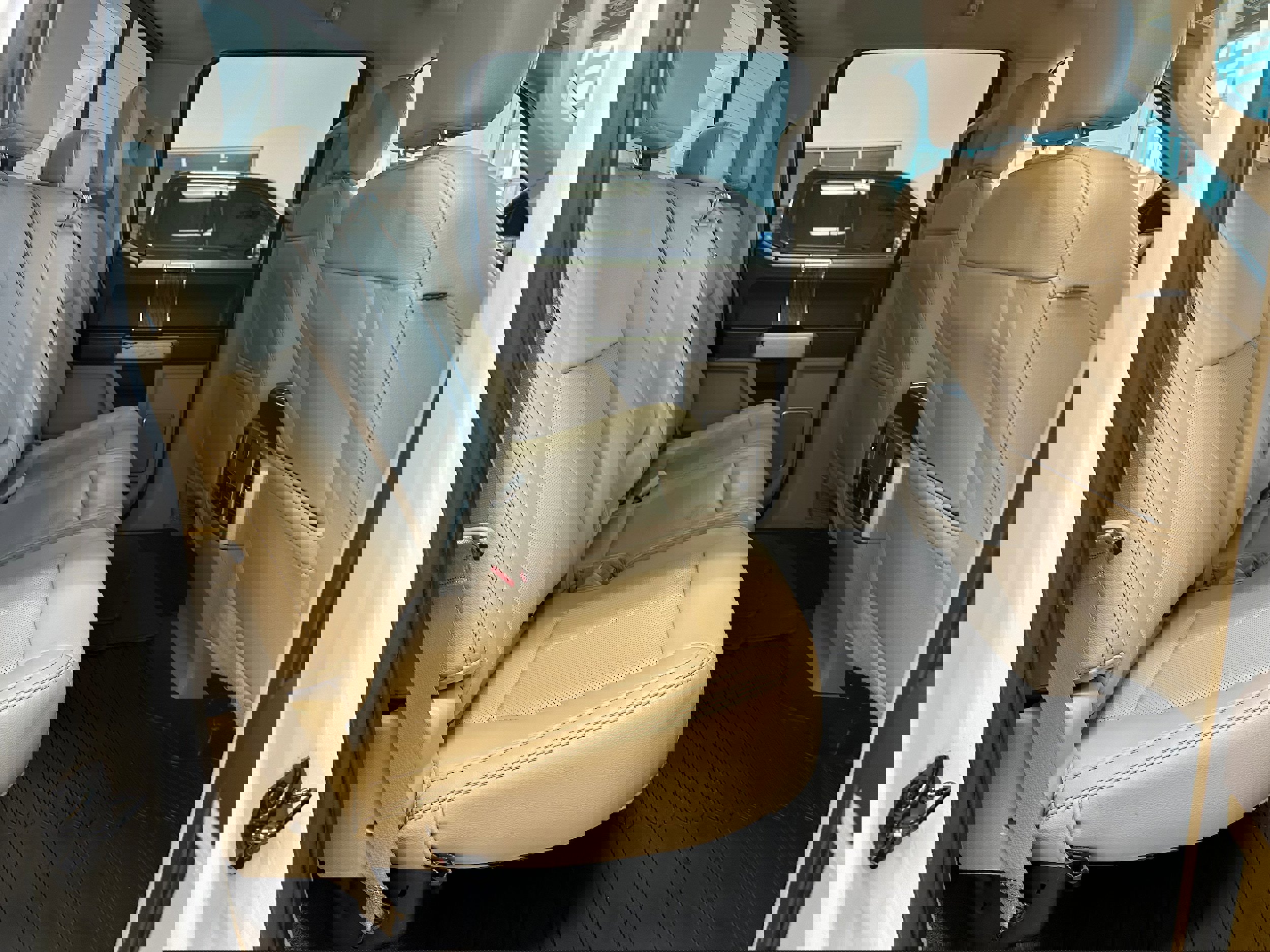 Used 2019 Ford F150 Lariat image 14