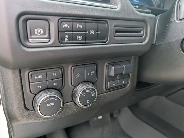 Used 2024 Chevrolet Tahoe RST w/ Luxury Package AWD/4WD image 17