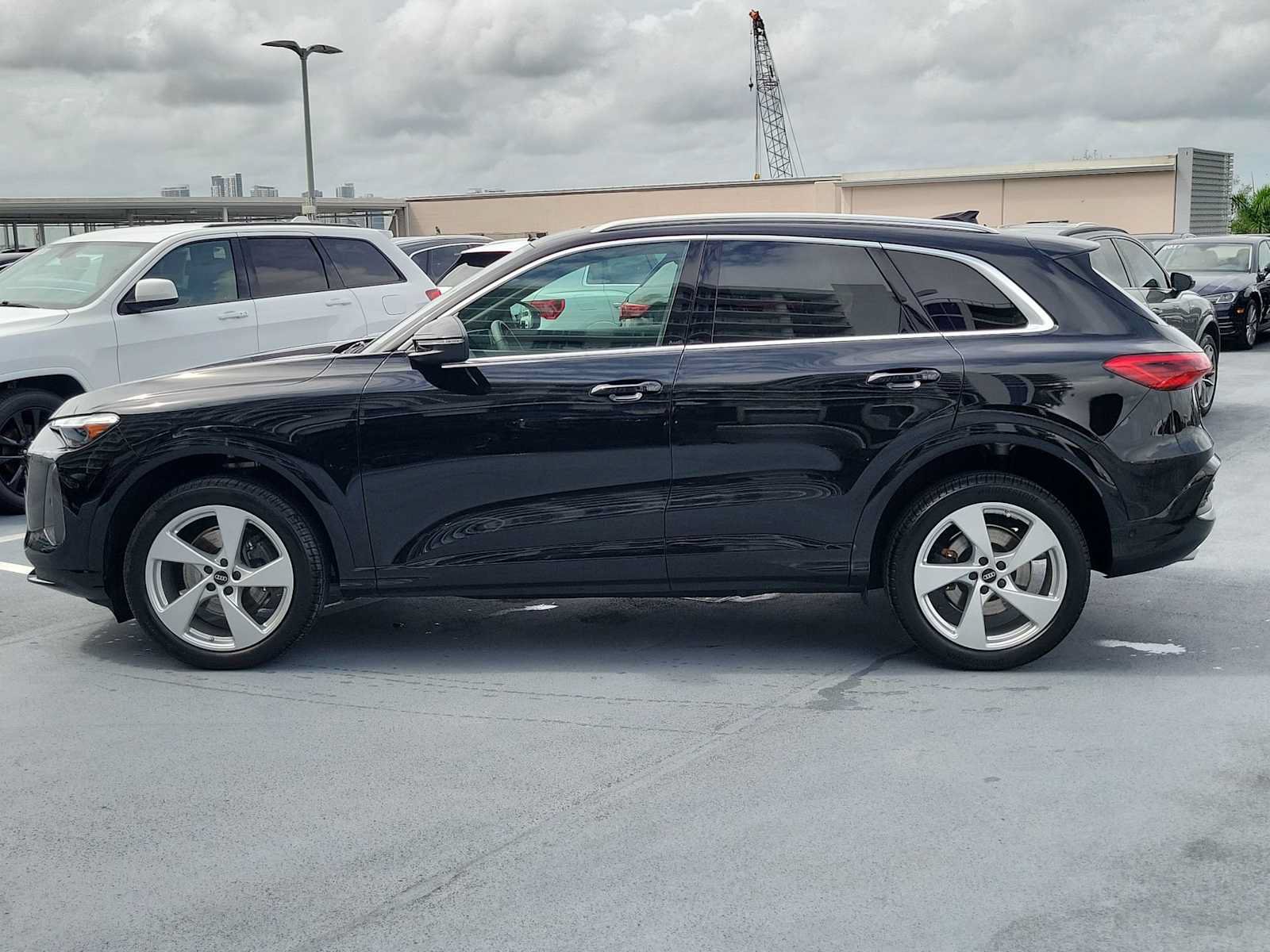 Certified 2025 Audi Q5 Premium Plus AWD/4WD image 3