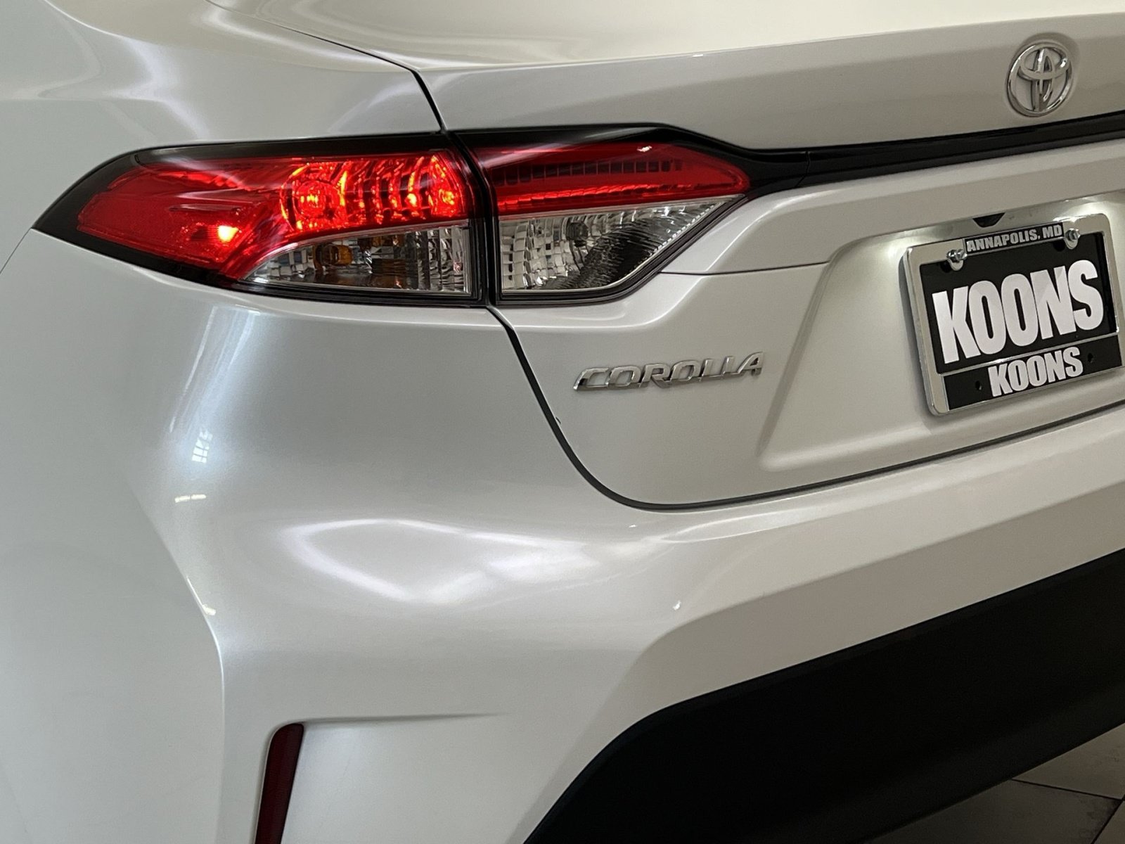 Used 2025 Toyota Corolla LE FWD image 24