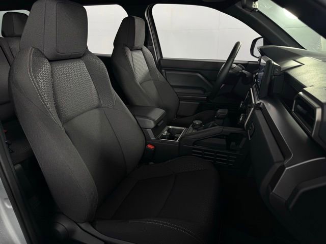 Used 2025 Toyota 4Runner SR5 AWD/4WD image 15