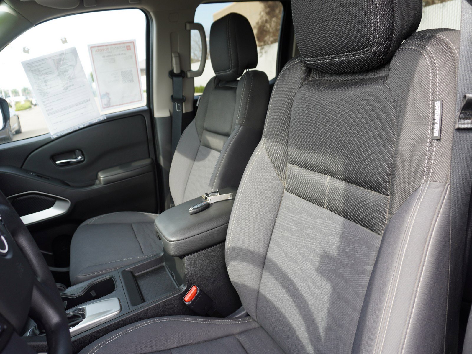 Used 2024 Nissan Frontier SV image 21