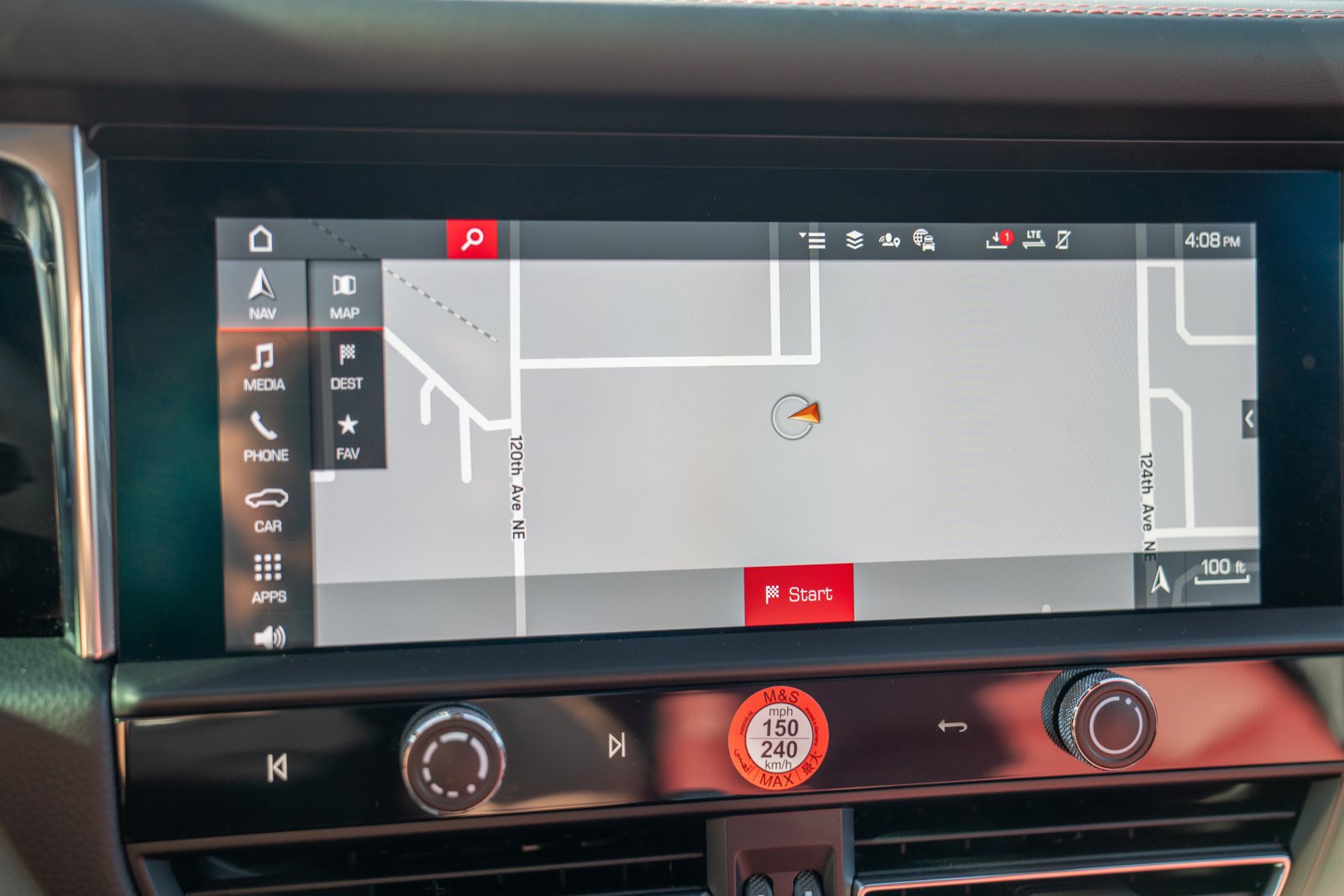 Certified 2026 Porsche Macan AWD/4WD image 18