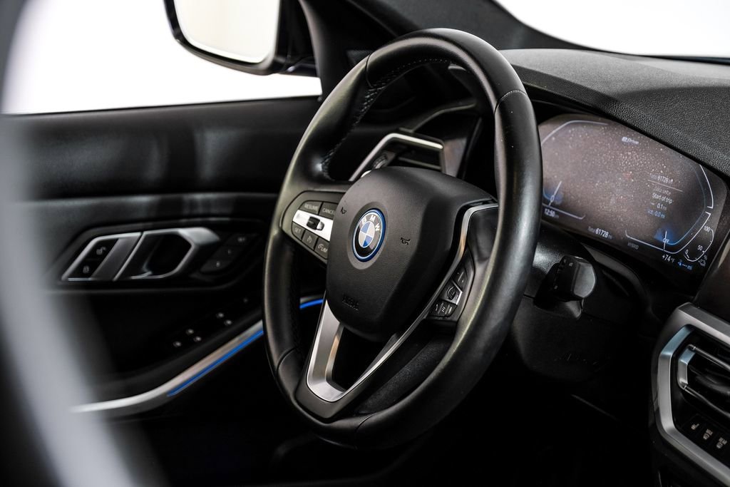 Used 2022 BMW 330e xDrive w/ Driving Assistance Package image 15