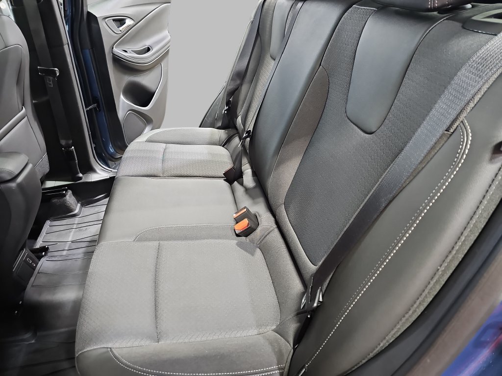 Used 2025 Buick Encore GX Preferred AWD/4WD image 17