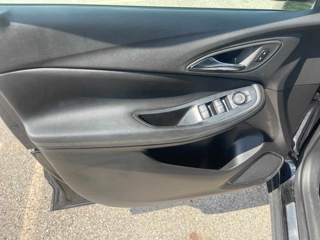 Used 2023 Buick Encore GX Preferred w/ Cold Weather Comfort Package FWD image 21