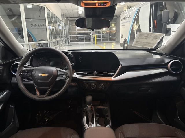 Used 2024 Chevrolet Trax LS w/ LS Convenience Package image 33