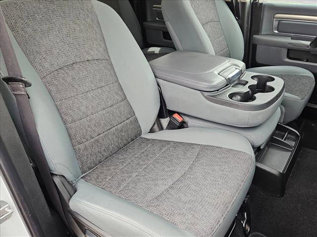 Used 2020 RAM 1500 Classic SLT w/ Luxury Group image 17