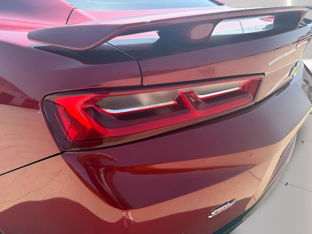 Used 2018 Chevrolet Camaro SS RWD image 35