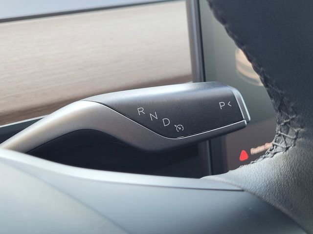 Used 2022 Tesla Model Y Long Range image 13